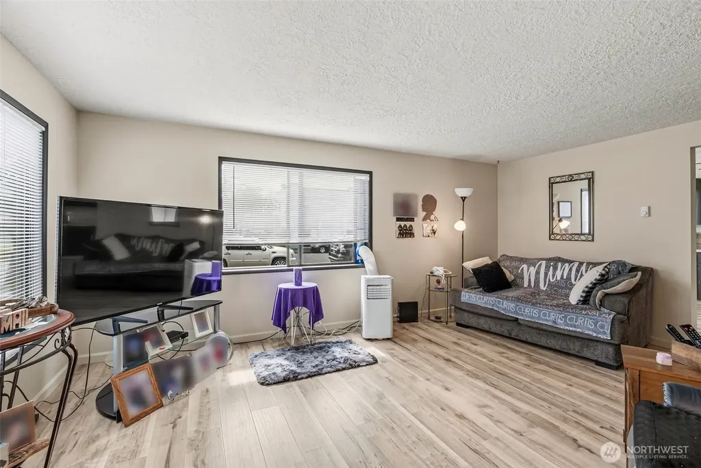 1521 9th Avenue Longview WA 98632