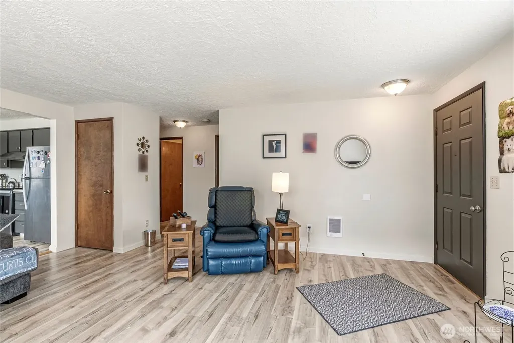 1521 9th Avenue Longview WA 98632