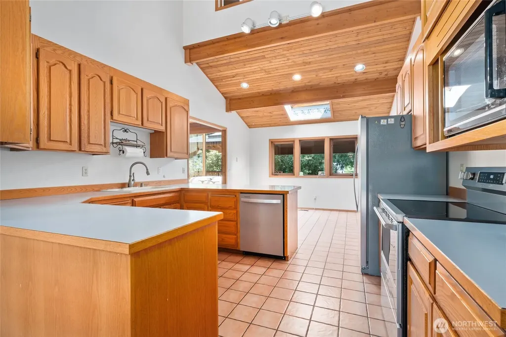 27019 SE 384th Street Enumclaw WA 98022