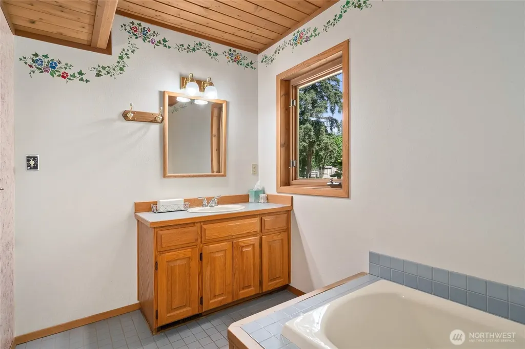 27019 SE 384th Street Enumclaw WA 98022