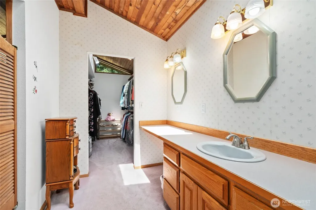 27019 SE 384th Street Enumclaw WA 98022