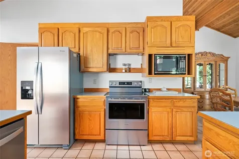 27019 SE 384th Street Enumclaw WA 98022