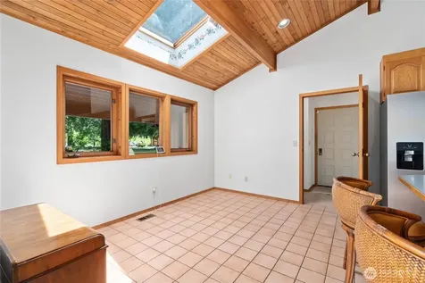 27019 SE 384th Street Enumclaw WA 98022