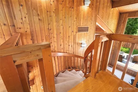 27019 SE 384th Street Enumclaw WA 98022