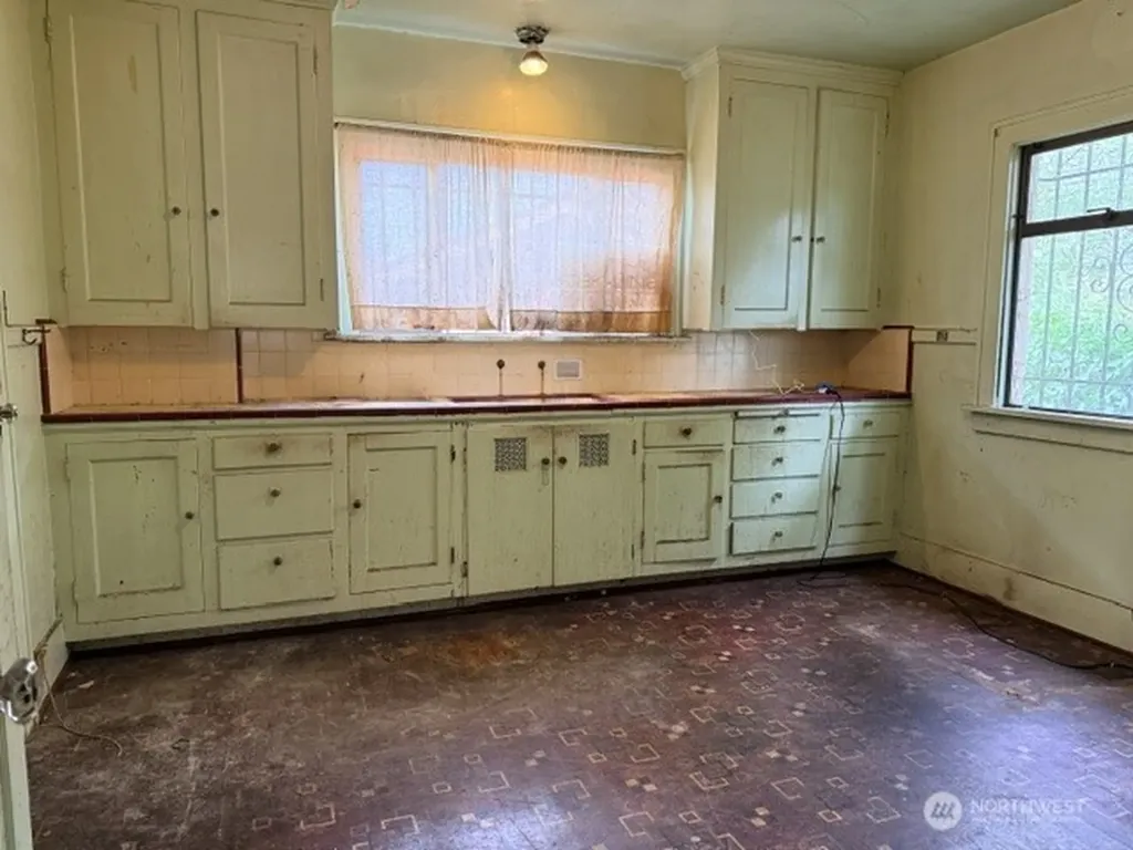 3045 19th Avenue S Seattle WA 98144