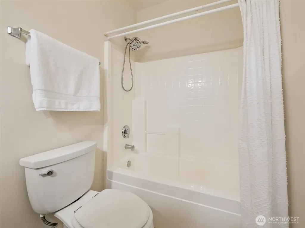 31867 48th Circle SW Federal Way WA 98023
