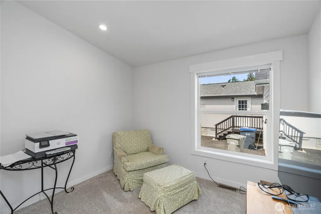 1019 Stanford Drive Cosmopolis WA 98537