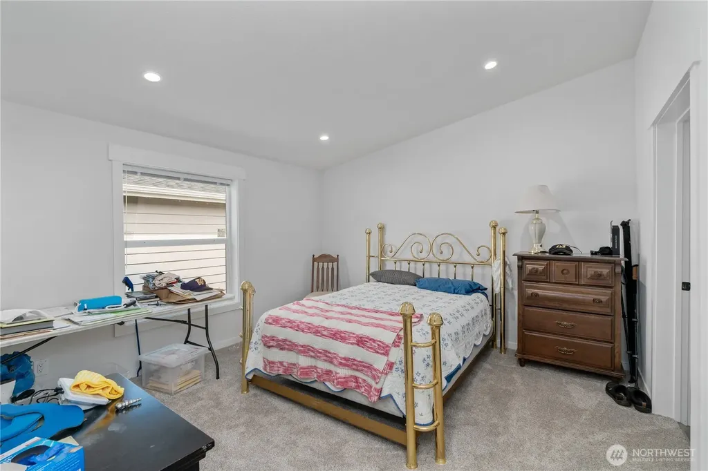 1019 Stanford Drive Cosmopolis WA 98537