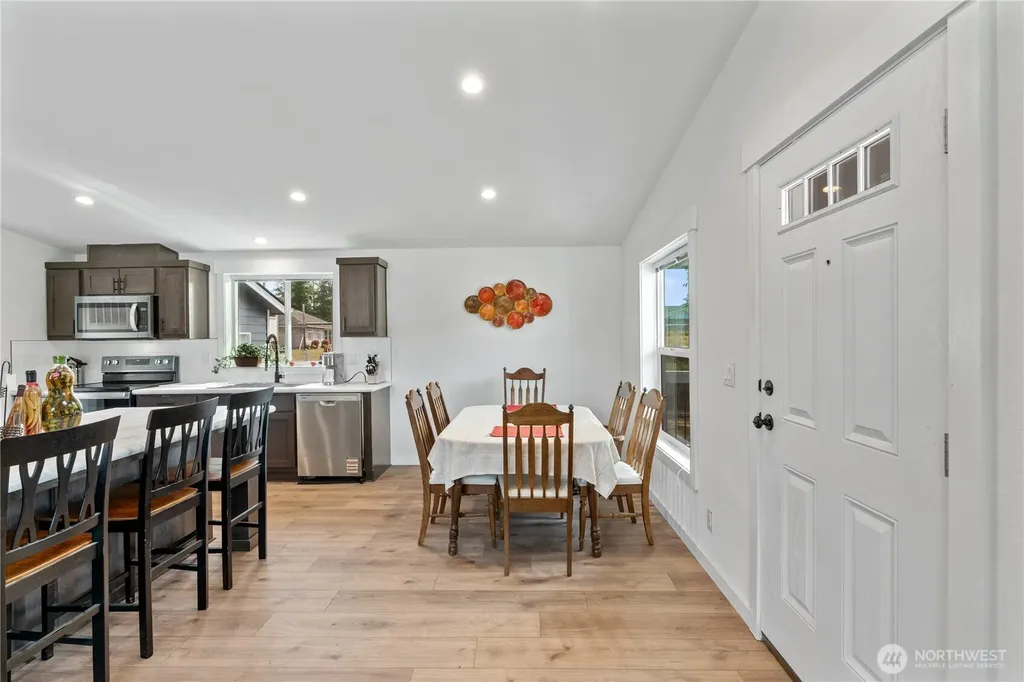 1019 Stanford Drive Cosmopolis WA 98537