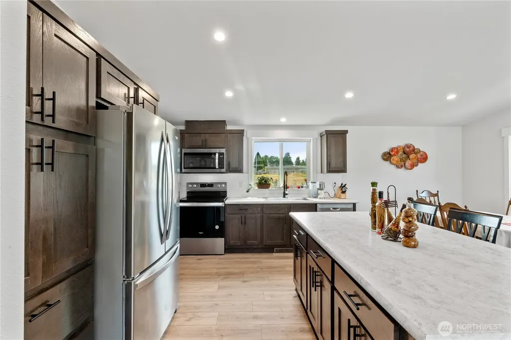 1019 Stanford Drive Cosmopolis WA 98537