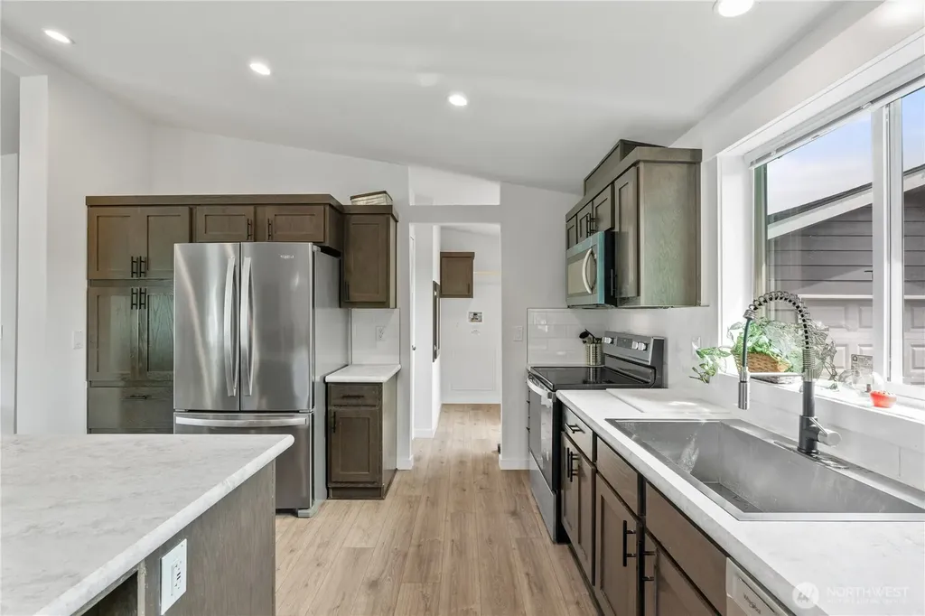1019 Stanford Drive Cosmopolis WA 98537
