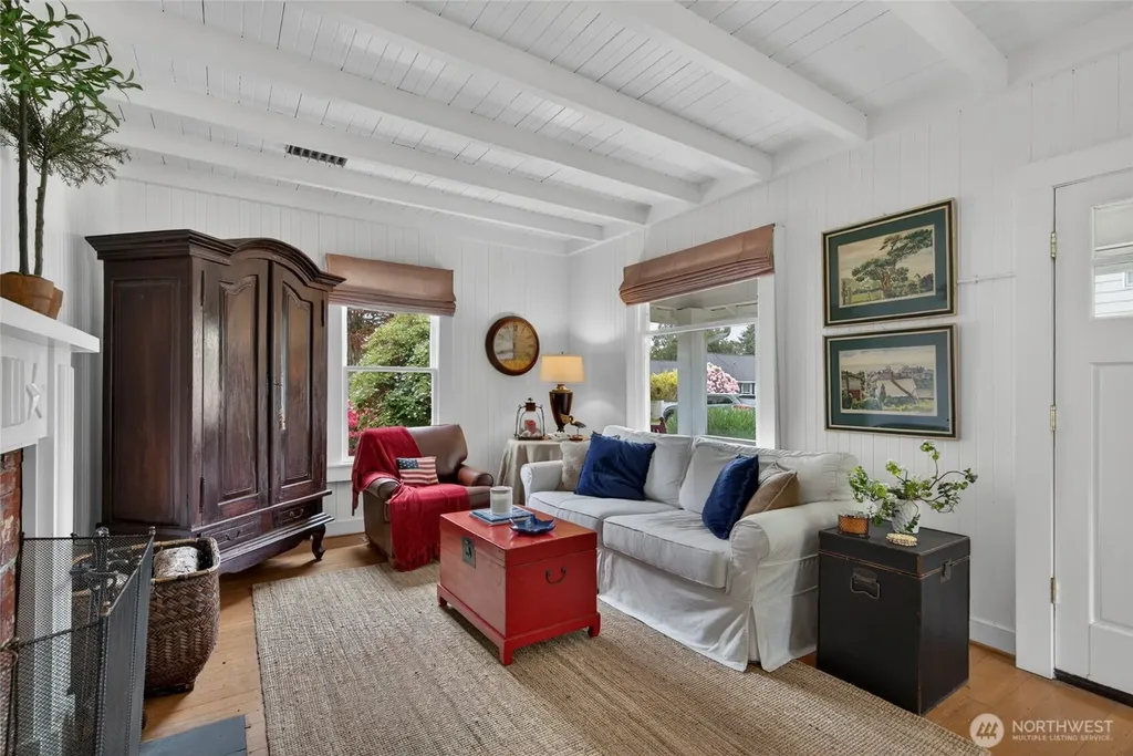 1101 35th Street Seaview WA 98644