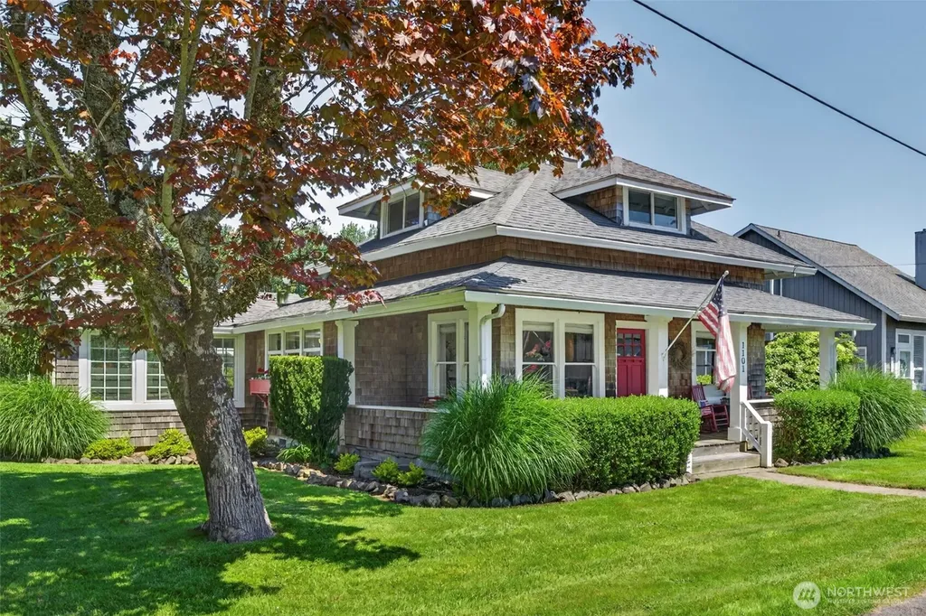 1101 35th Street Seaview WA 98644
