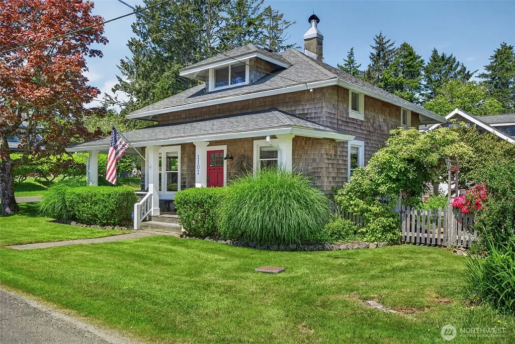 1101 35th Street Seaview WA 98644