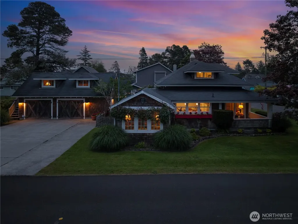 1101 35th Street Seaview WA 98644