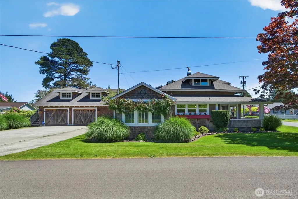 1101 35th Street Seaview WA 98644