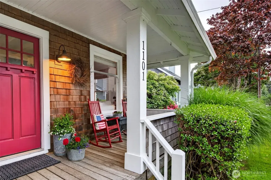 1101 35th Street Seaview WA 98644