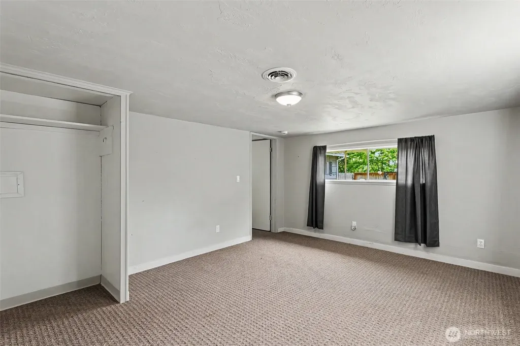 5428 Seahurst Avenue Everett WA 98203