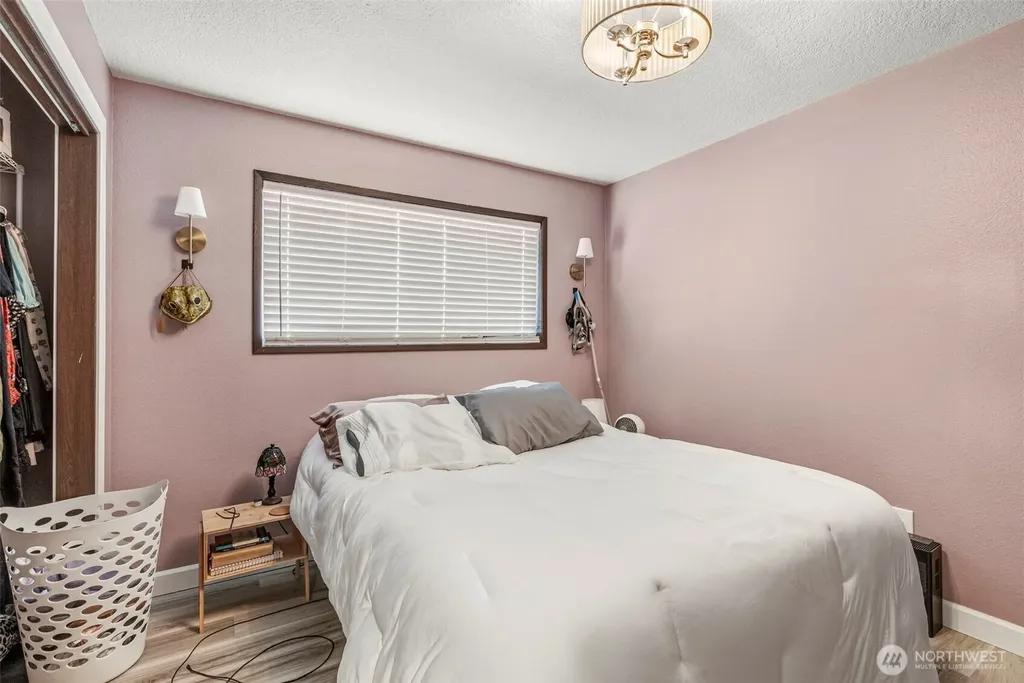 733 Delaware Street Longview WA 98632