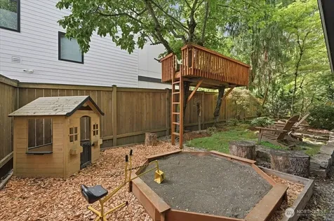 2804 E Howell Street Seattle WA 98122
