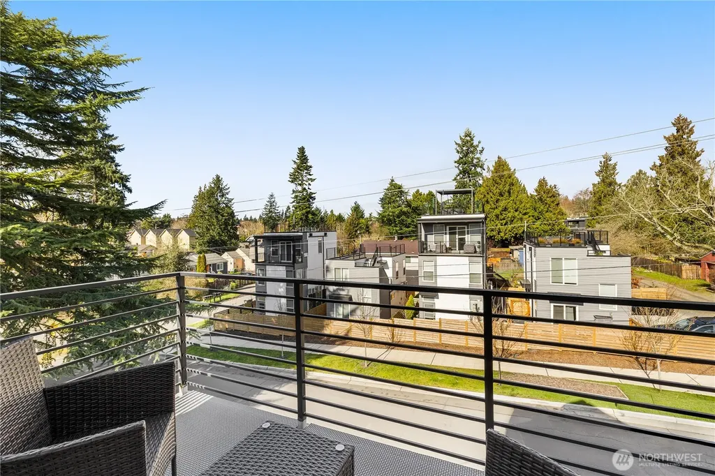 1407 N 103rd Street Seattle WA 98133