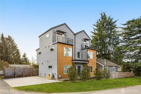 1407 N 103rd Street Seattle WA 98133