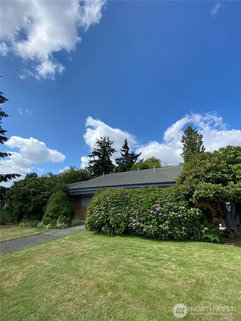 609 Shattuck Avenue S Renton WA 98057
