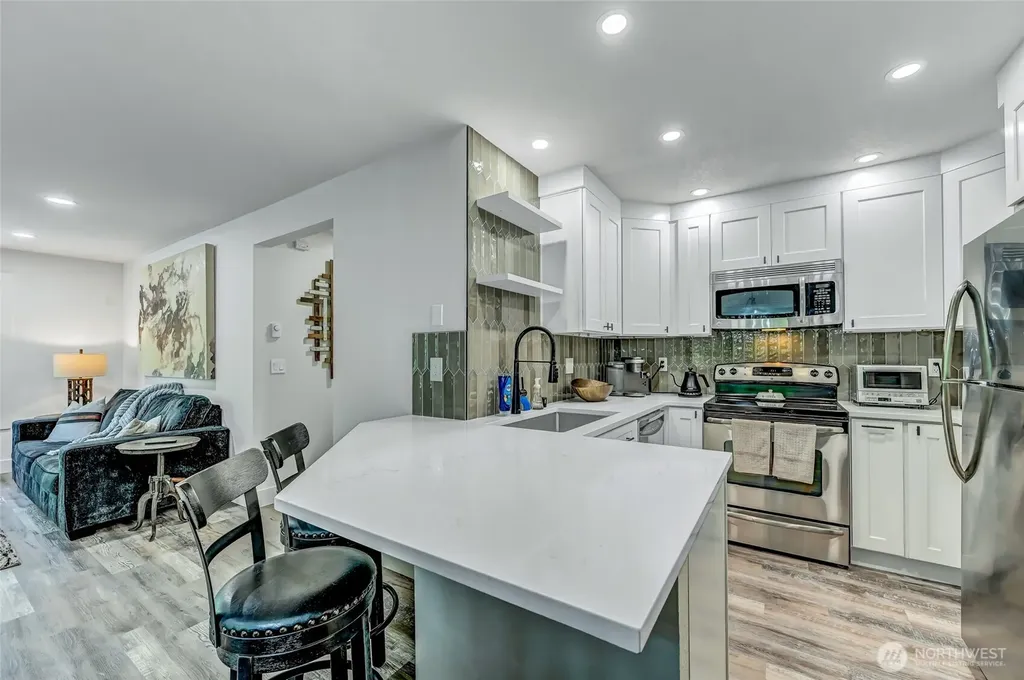 1336 Bellevue Way NE Bellevue WA 98004