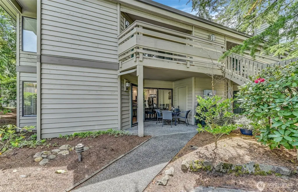 1336 Bellevue Way NE Bellevue WA 98004