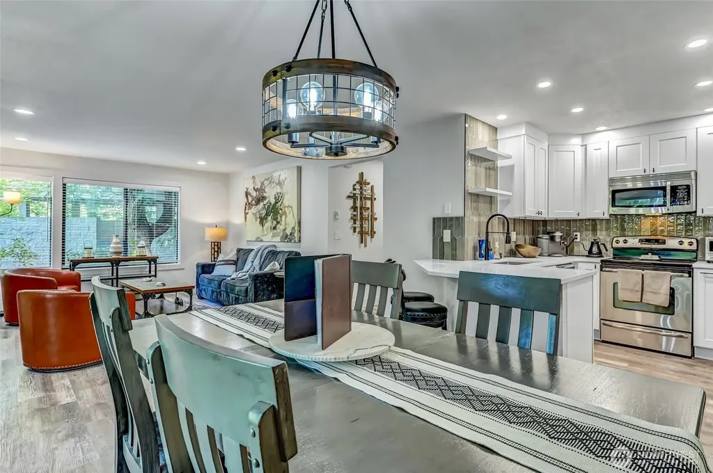 1336 Bellevue Way NE Bellevue WA 98004