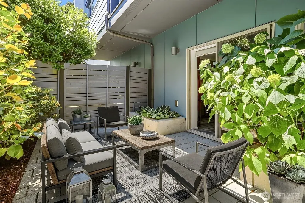 2651 22nd Avenue W Seattle WA 98199