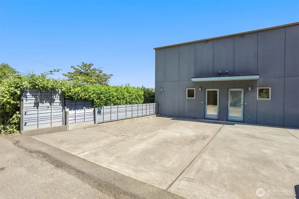 2651 22nd Avenue W Seattle WA 98199
