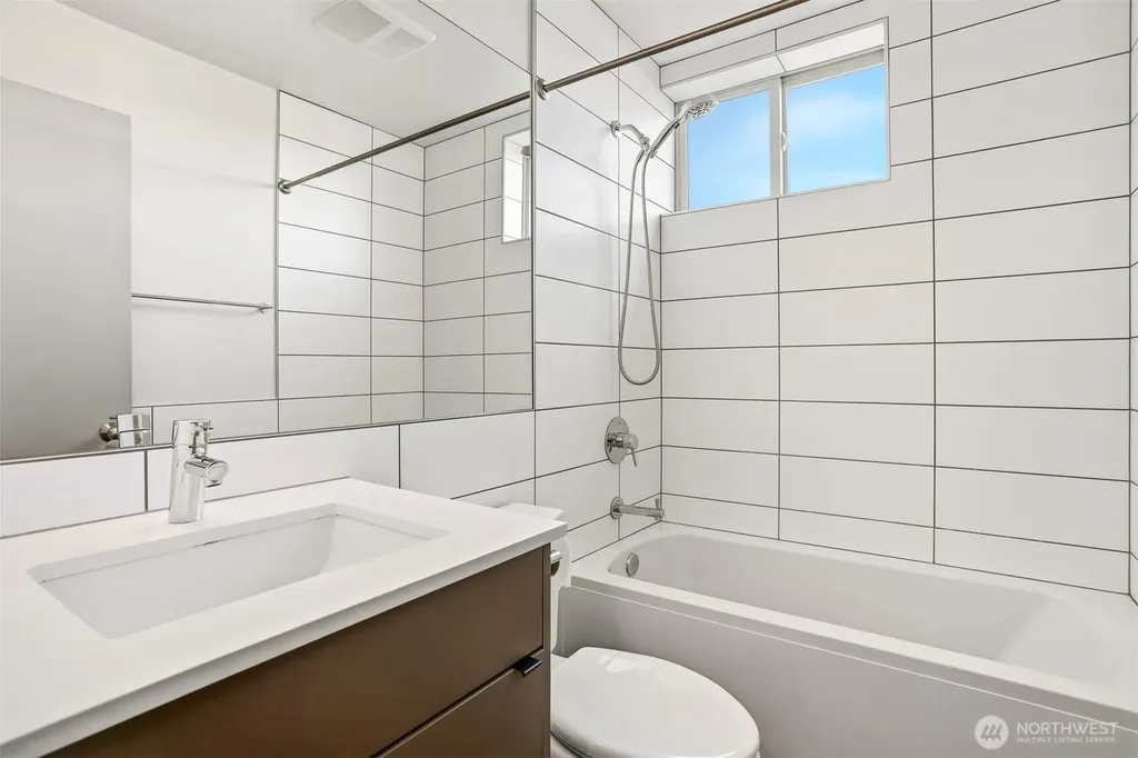 2651 22nd Avenue W Seattle WA 98199