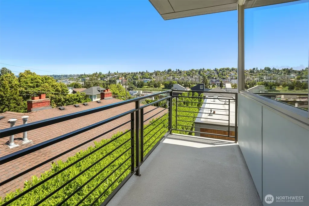 2651 22nd Avenue W Seattle WA 98199