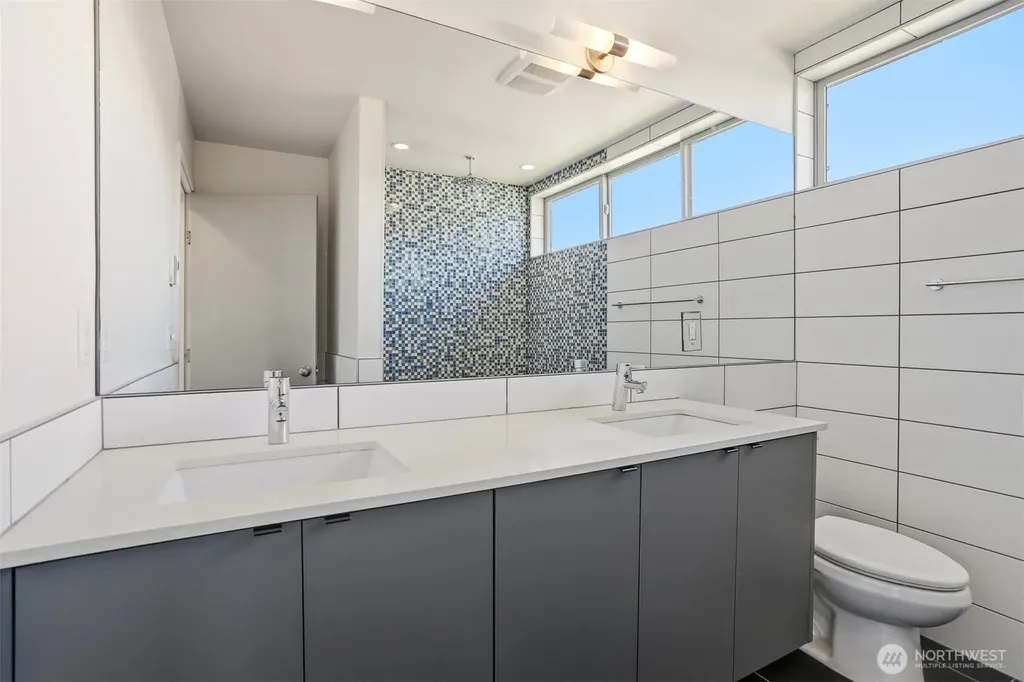 2651 22nd Avenue W Seattle WA 98199