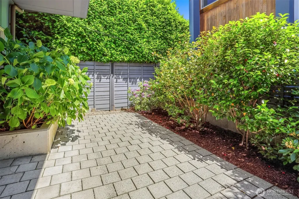 2651 22nd Avenue W Seattle WA 98199