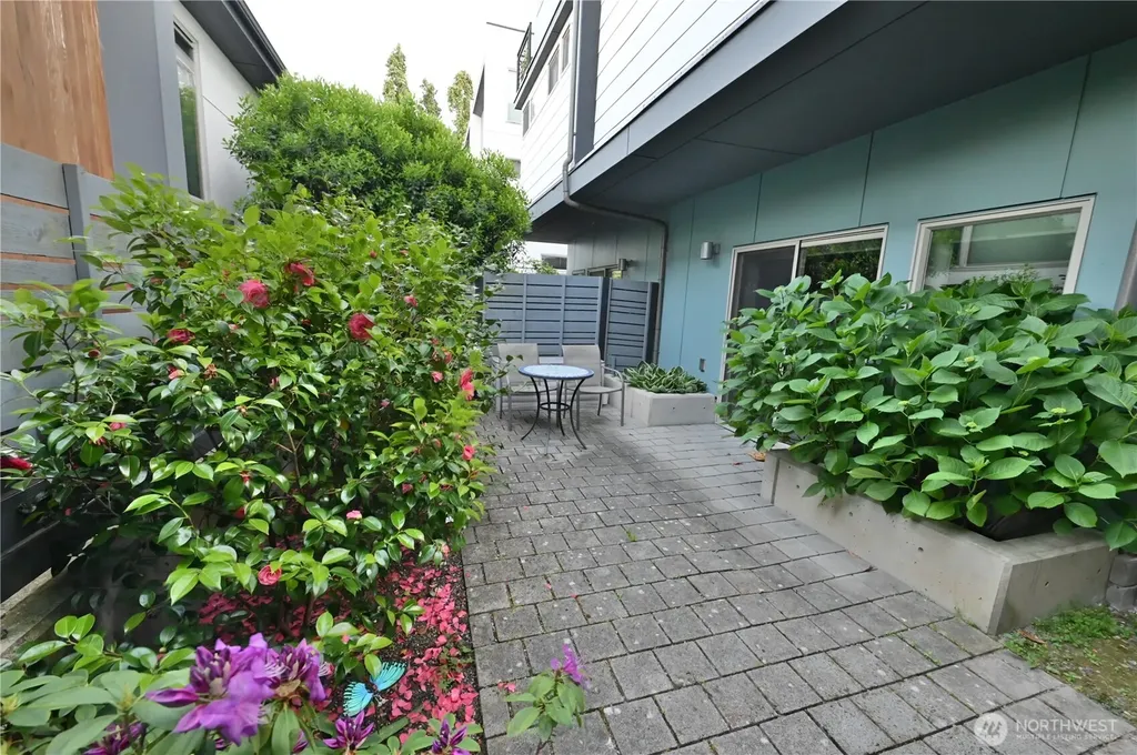 2651 22nd Avenue W Seattle WA 98199