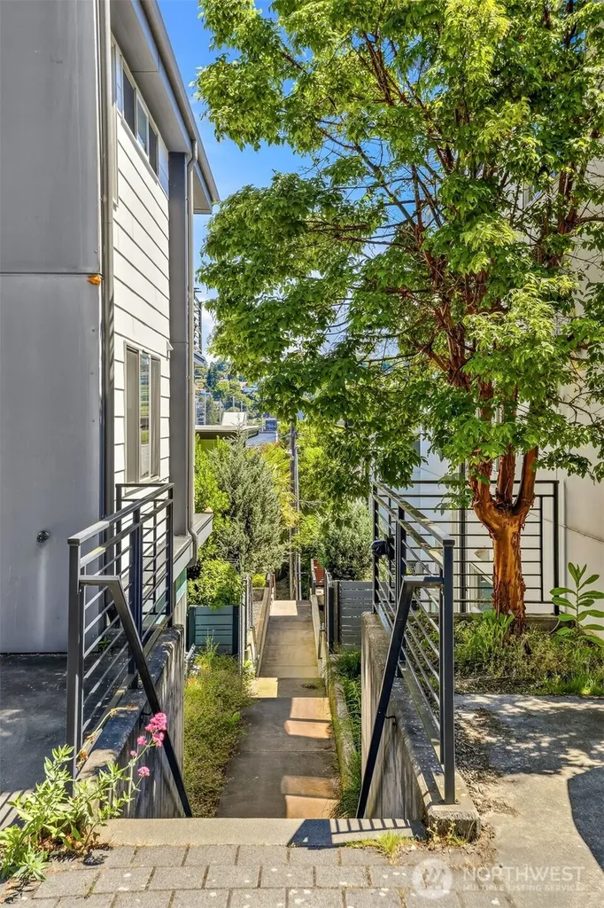 2651 22nd Avenue W Seattle WA 98199