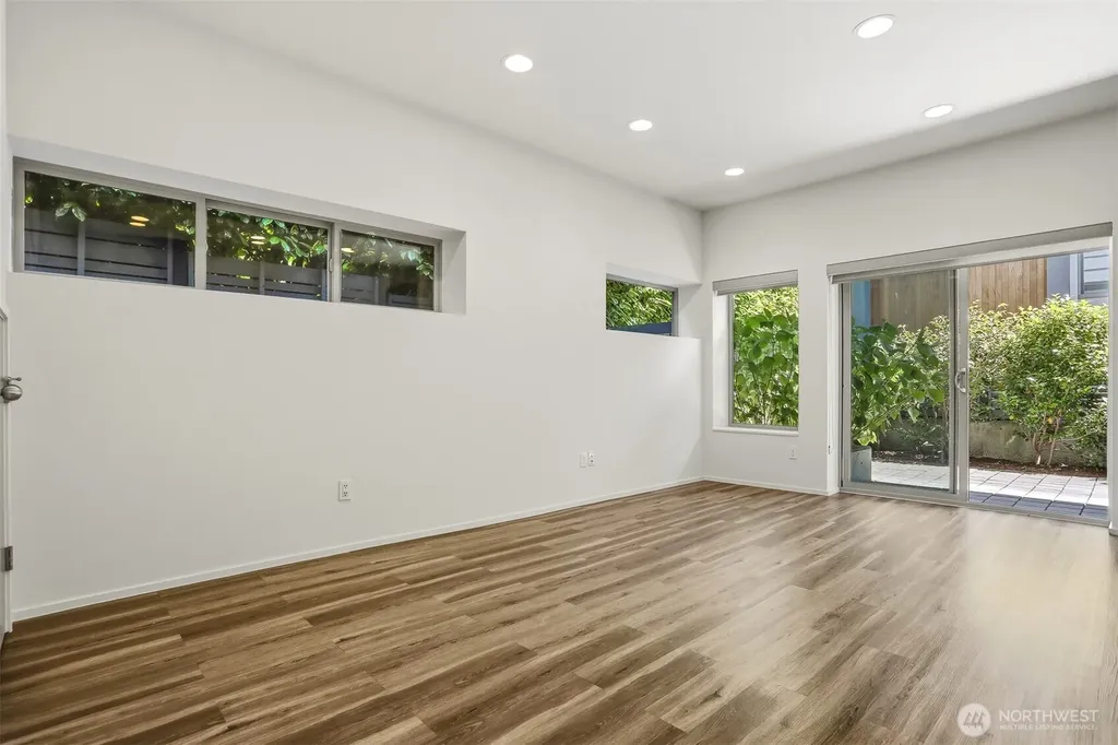 2651 22nd Avenue W Seattle WA 98199