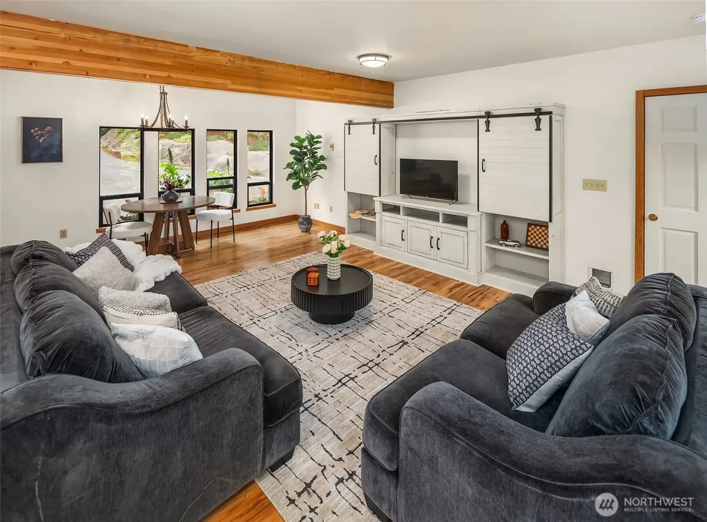 22808 105th Avenue SW Vashon WA 98070