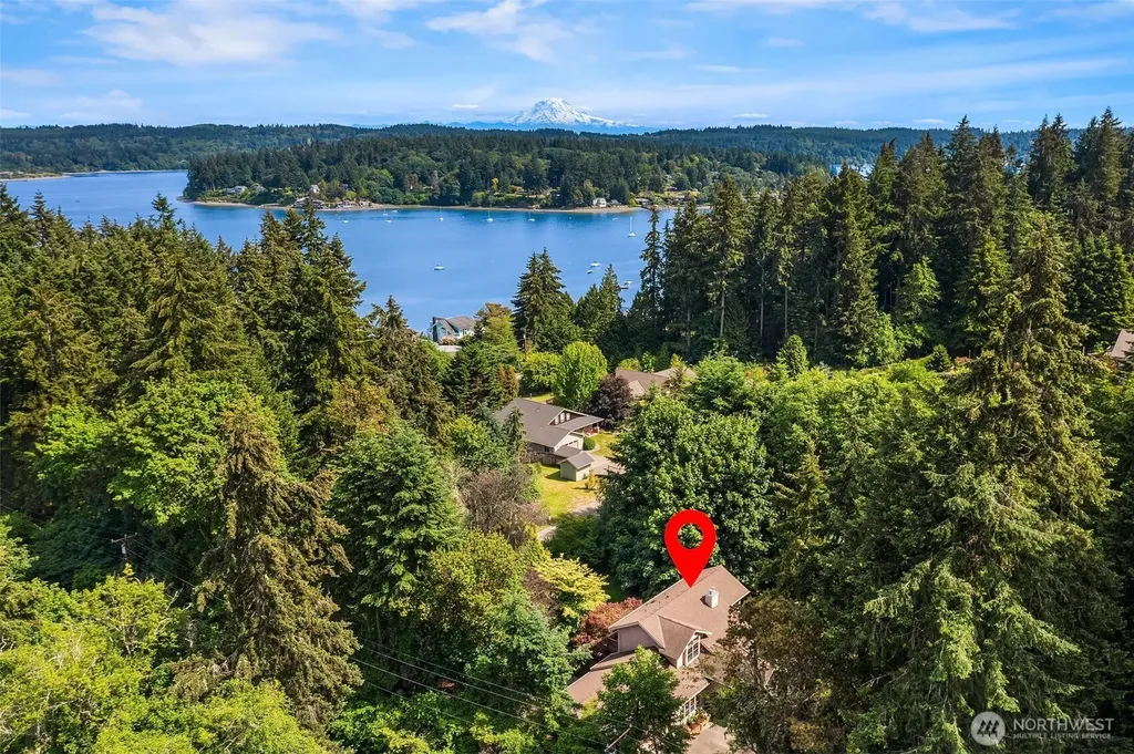 22808 105th Avenue SW Vashon WA 98070