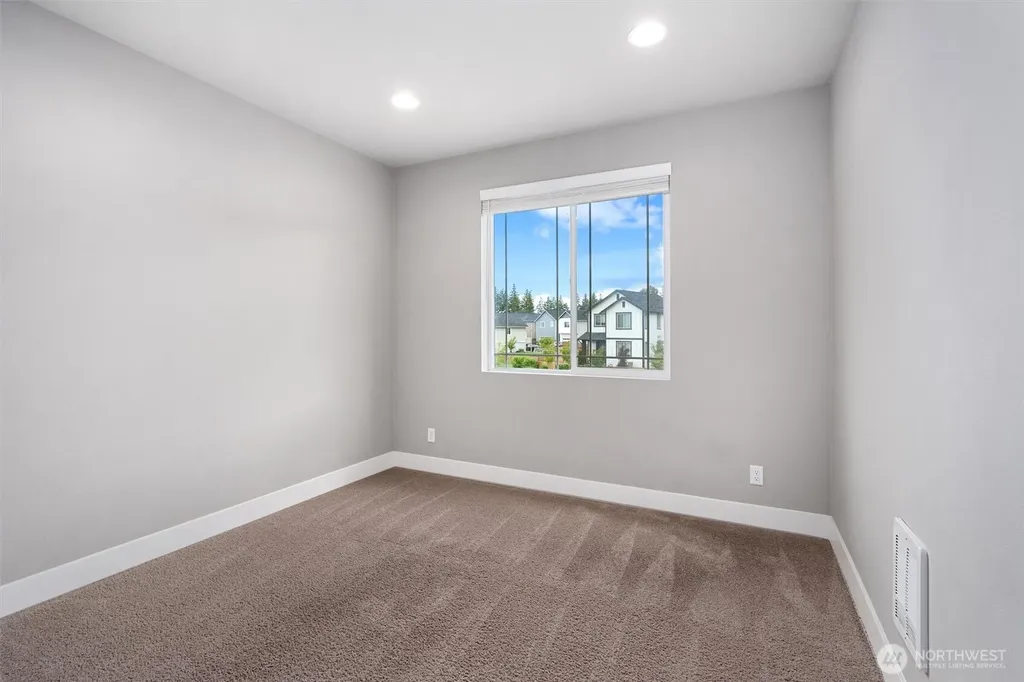 18774 E Edmunds Court E Bonney Lake WA 98391