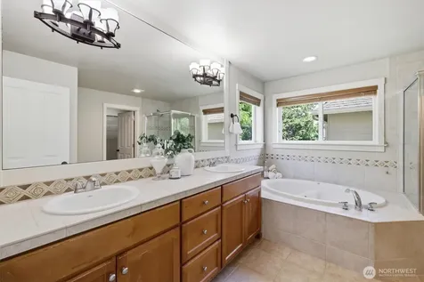 8642 NE 123rd Place Kirkland WA 98034