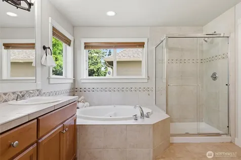 8642 NE 123rd Place Kirkland WA 98034
