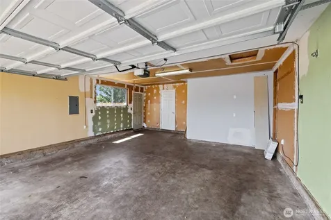 17916 40th Avenue E Tacoma WA 98446