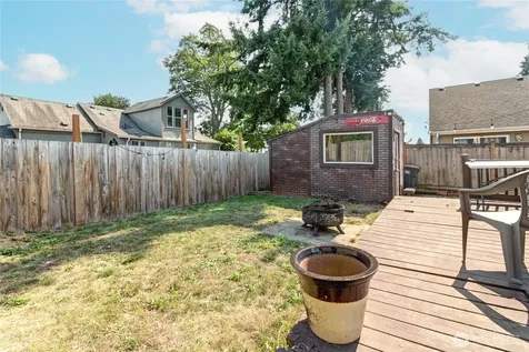 2327 Harrison Avenue Everett WA 98201