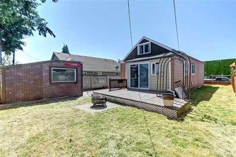 2327 Harrison Avenue Everett WA 98201