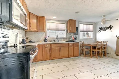 2327 Harrison Avenue Everett WA 98201