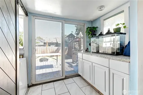 2327 Harrison Avenue Everett WA 98201