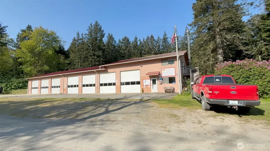 33 Beach Way Hat Island WA 98206